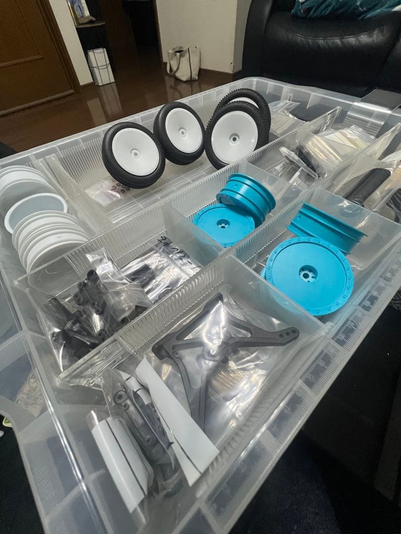 アソシエイテッド　RC10-B4