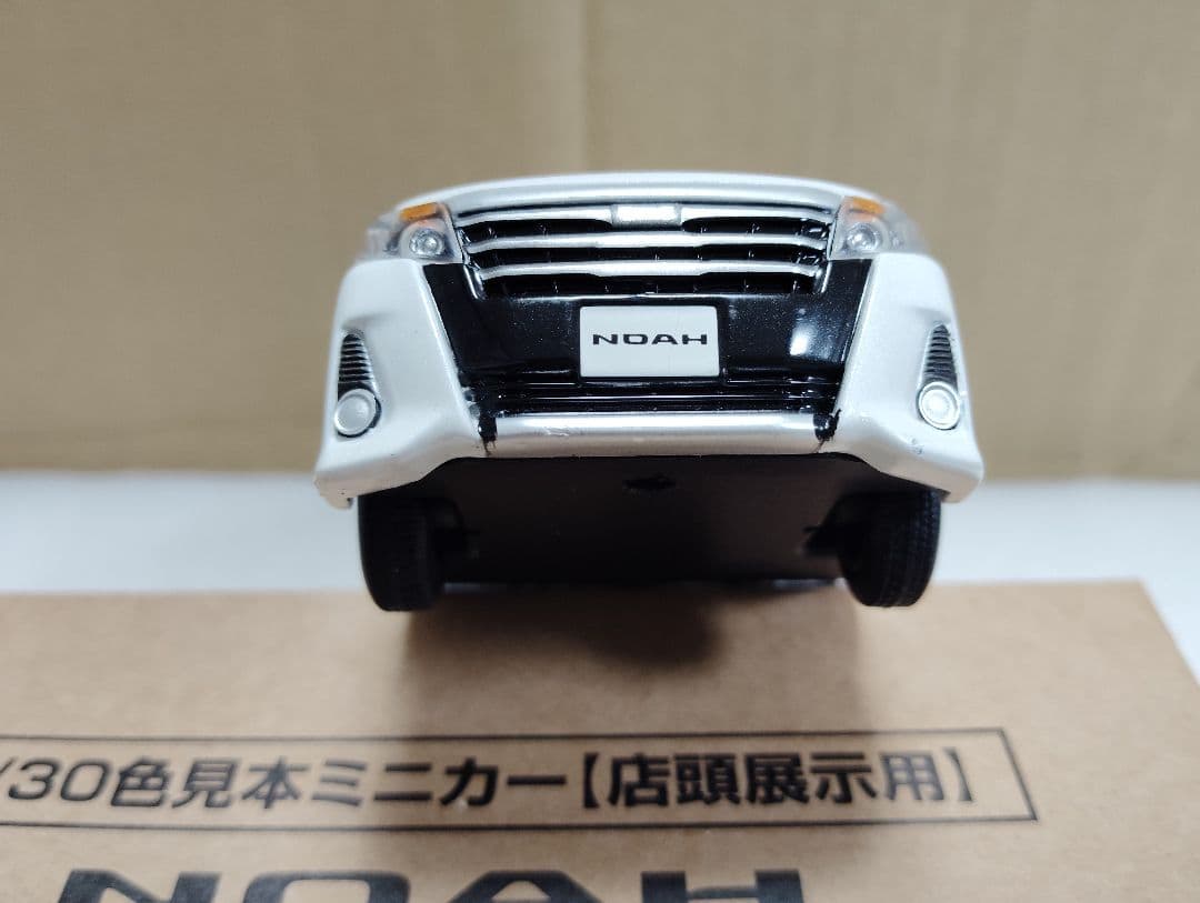 トヨタ ノア Si 80前期型 カラーサンプルミニカー 非売品 070