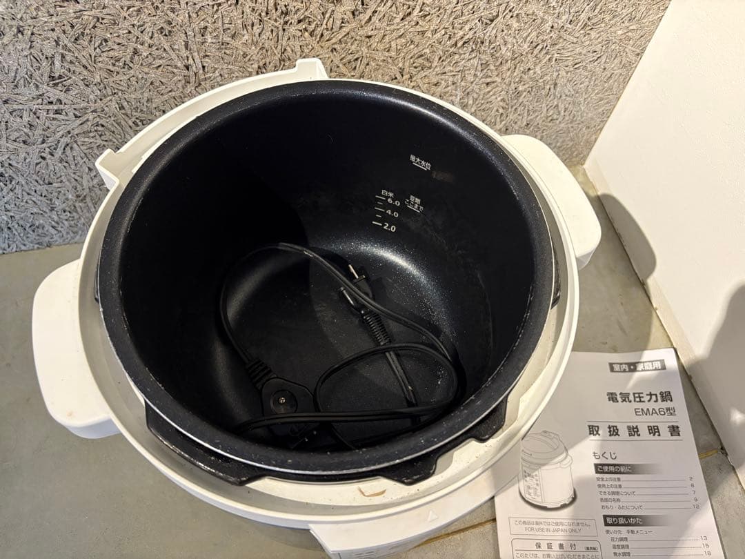 【大容量】電気圧力鍋 PC-EMA-6-W アイリスオーヤマ　説明書付き