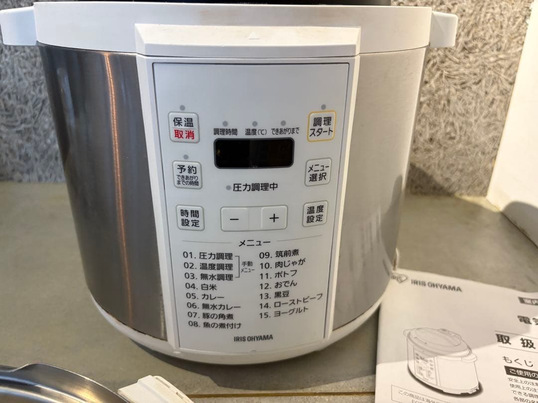 【大容量】電気圧力鍋 PC-EMA-6-W アイリスオーヤマ　説明書付き