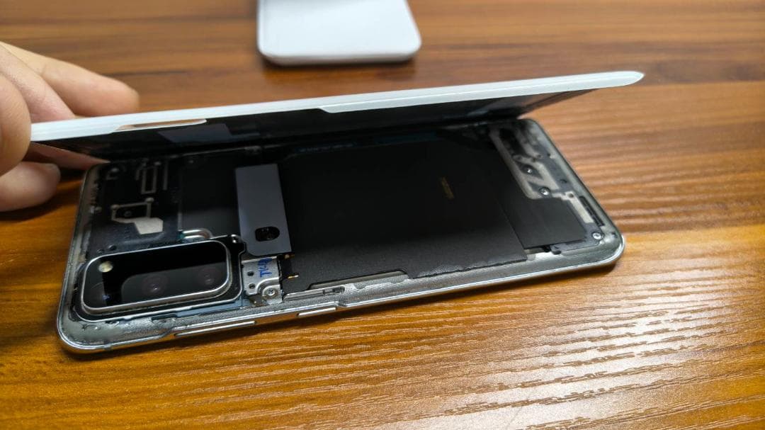 【ジャンク】Galaxy S20 5G（ドコモ版 SC-51A）