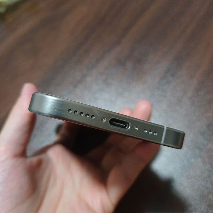 iPhone15Pro 128GB　本体　バッテリー86％　SIMフリー　白