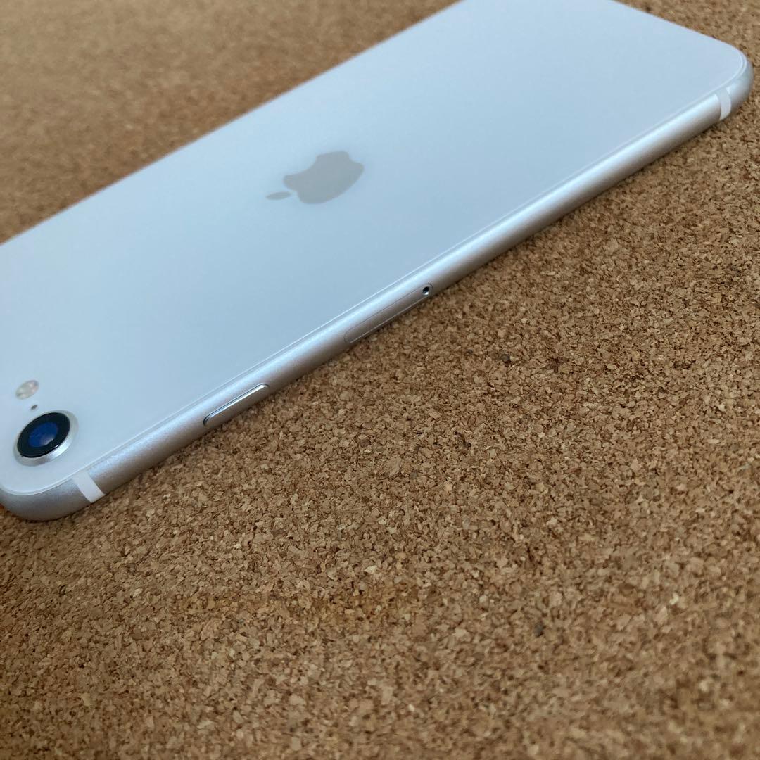 4125【早い者勝ち】美品☆電池新品☆iPhoneSE2 64GB SIMフリー
