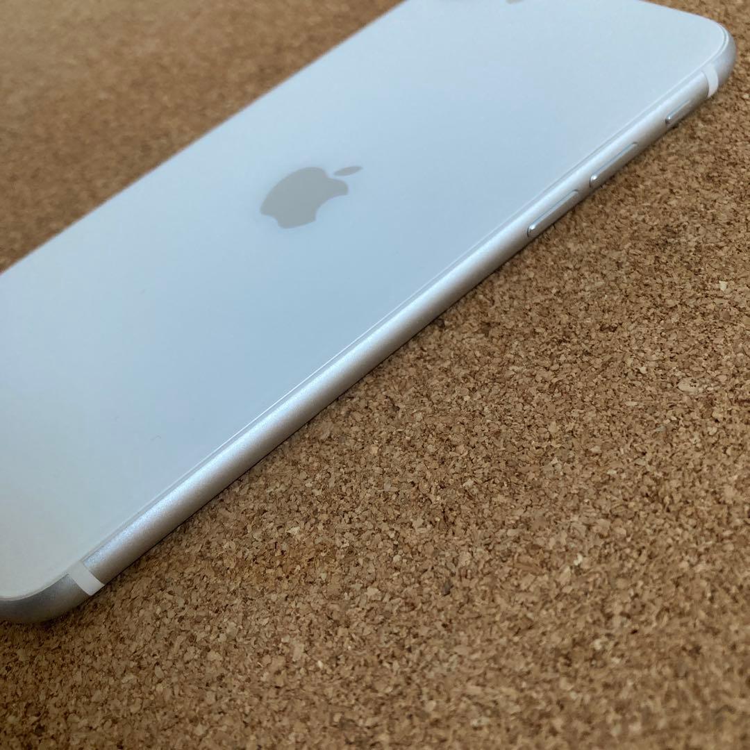 4125【早い者勝ち】美品☆電池新品☆iPhoneSE2 64GB SIMフリー