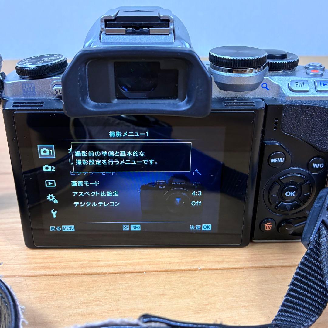 OLYMPUS OM-D E-M10 ミラーレス一眼カメラ ボディ シルバー