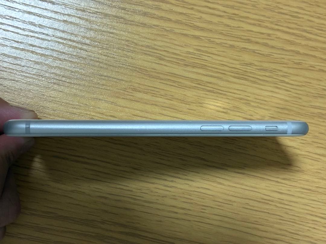 【美品✨】　Apple iPhone8 64GB シルバー
