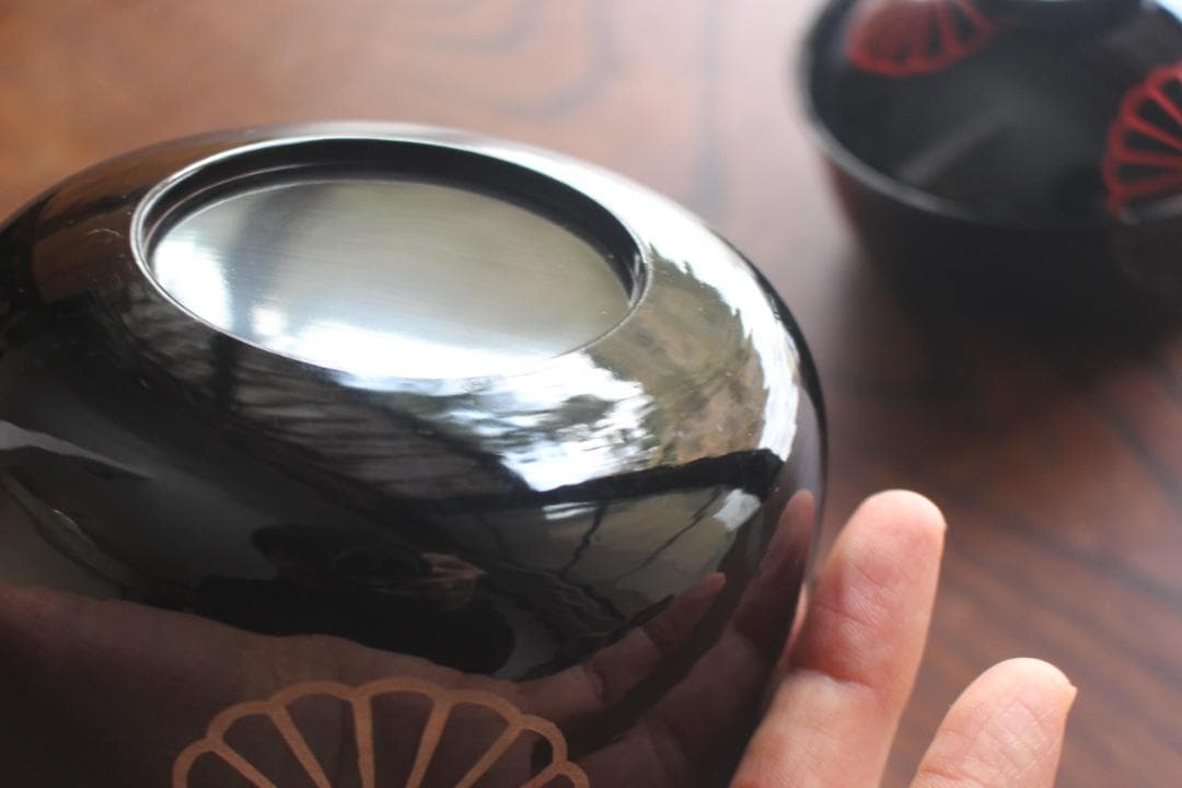 デッドストック！刷毛目黒漆に庸軒好み菊蒔絵の映える煮物椀2点（検京塗雑煮椀