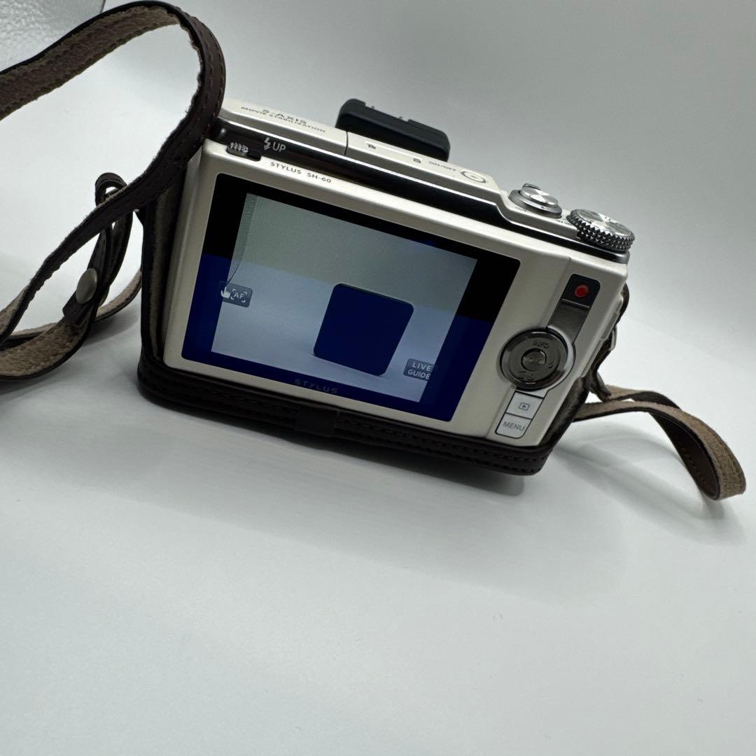 【動作品】OLYMPUS カメラ STYLUS SH-60 ホワイト　カバー付き