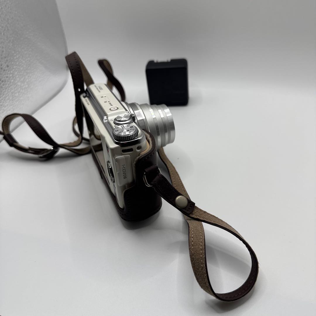 【動作品】OLYMPUS カメラ STYLUS SH-60 ホワイト　カバー付き