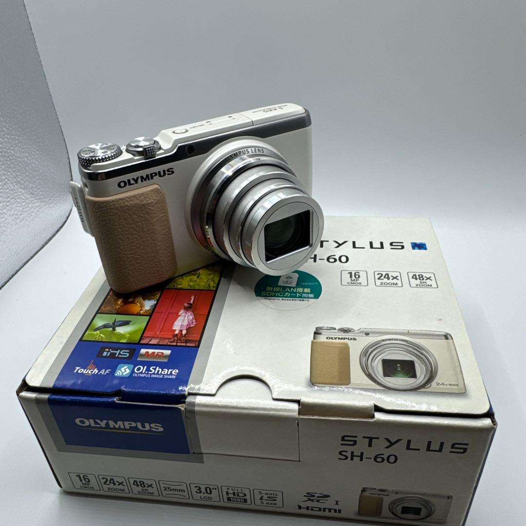 【動作品】OLYMPUS カメラ STYLUS SH-60 ホワイト　カバー付き