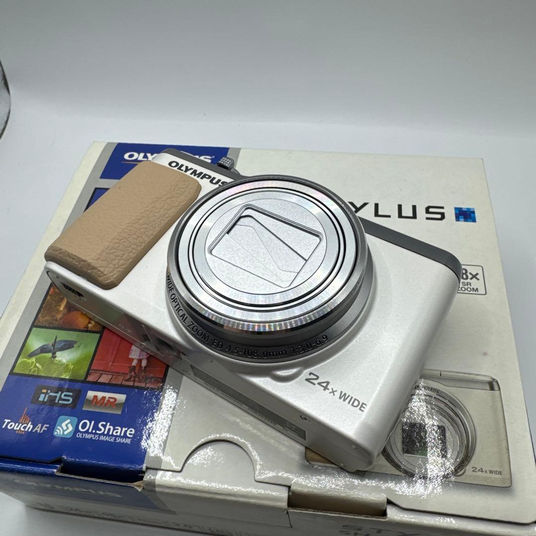 【動作品】OLYMPUS カメラ STYLUS SH-60 ホワイト　カバー付き