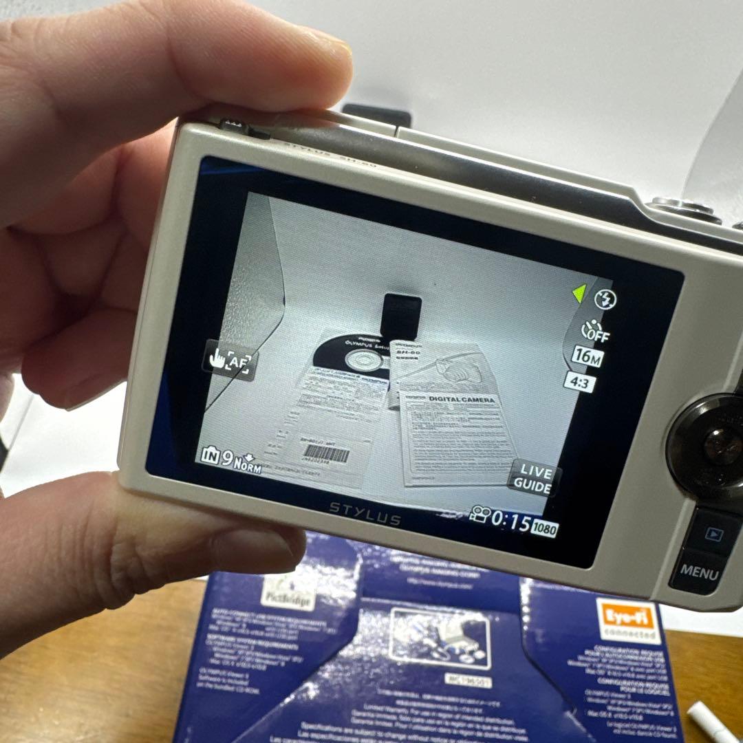 【動作品】OLYMPUS カメラ STYLUS SH-60 ホワイト　カバー付き
