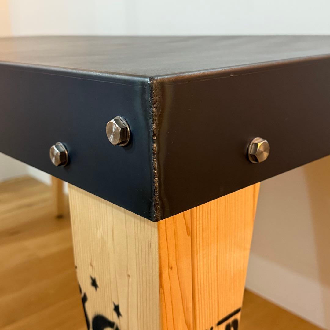 M&M カスタムパフォーマンス デスク スチールテーブル