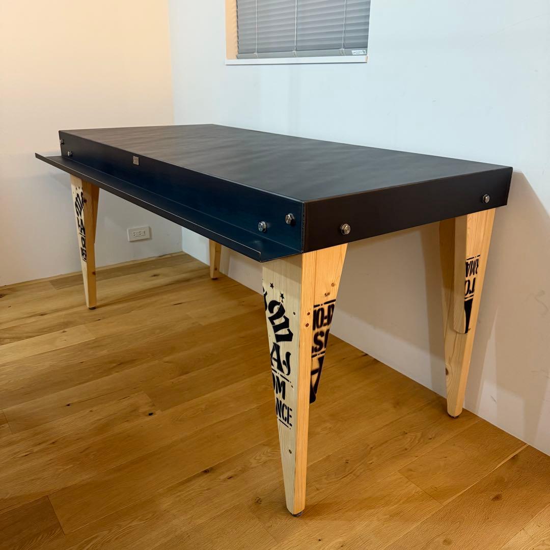 M&M カスタムパフォーマンス デスク スチールテーブル