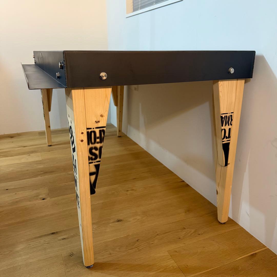 M&M カスタムパフォーマンス デスク スチールテーブル