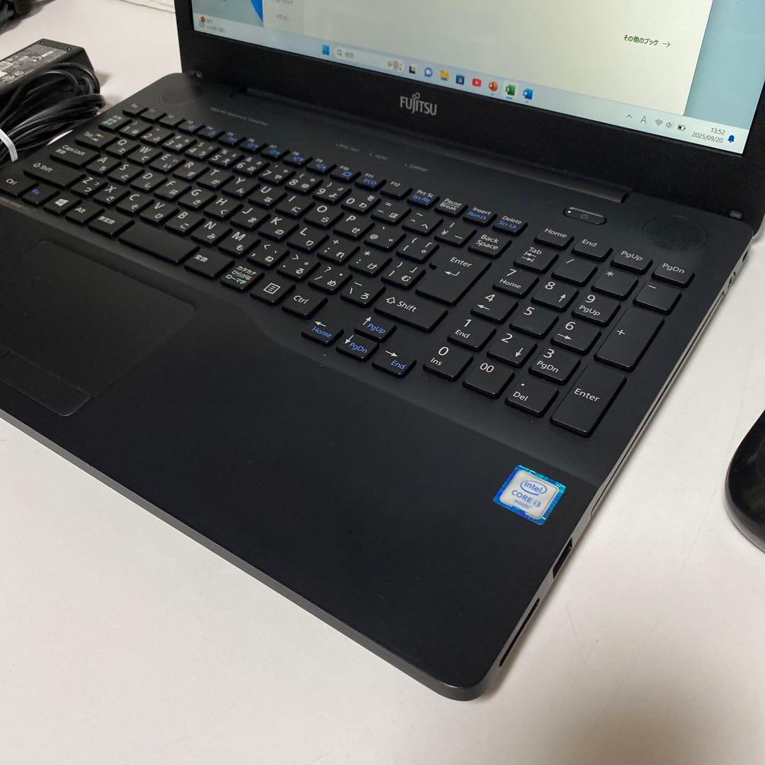 Windows11オフィス2024年　SSDメモリ8GB 美品　富士通ノートPC