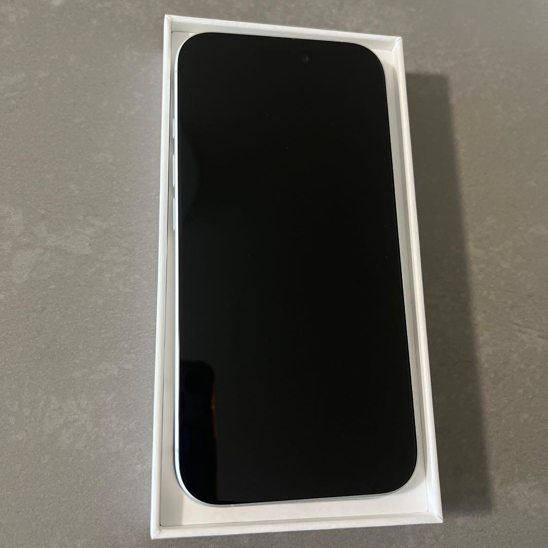 【美品】iPhone16 128GB SIMフリー 本体ホワイト利用制限◯即発送