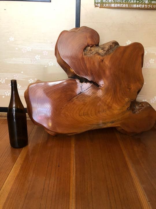 けやきのテーブルです。10年ほど縁側に置かれていました。