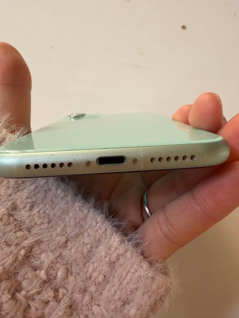 かんなiPhone11 64G 中古　SIMフリー　未使用ガラスフィルム