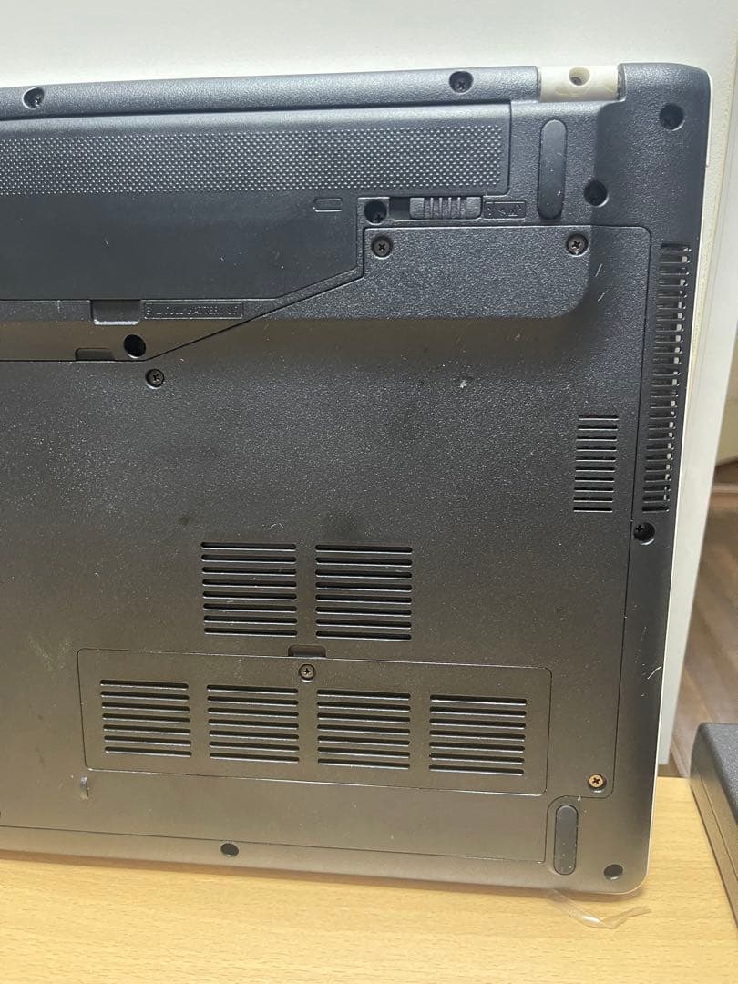 Fujitsu ホワイト ノートPC 15.6インチ LIFEBOOK AH42