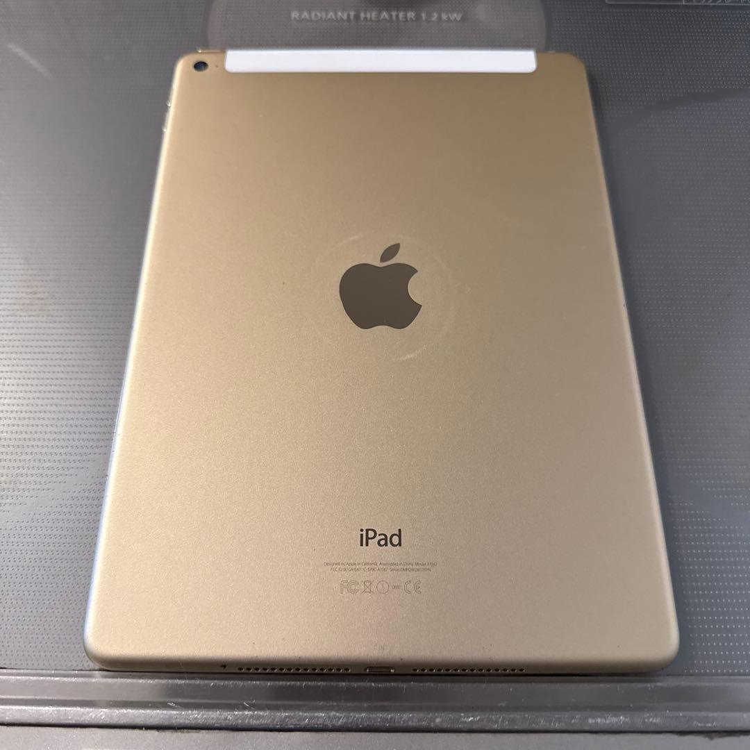 Apple iPad air 2 本体 64GB ゴールド