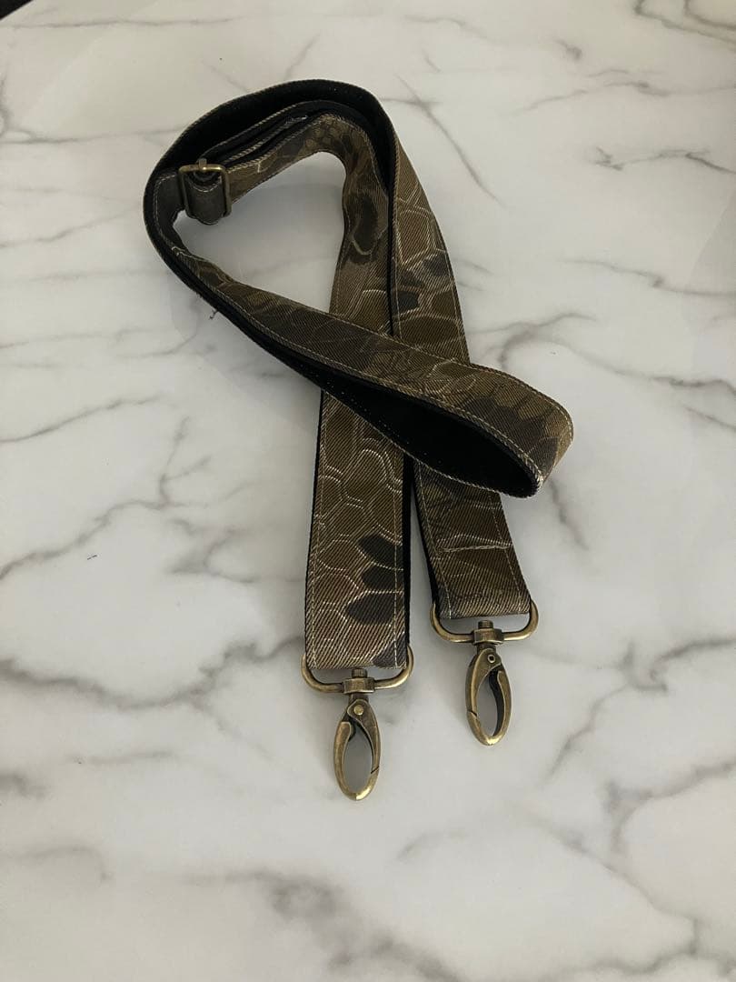 1111 al♥今だけボタンは2点目より30円値引　大きめ迷彩柄デニム