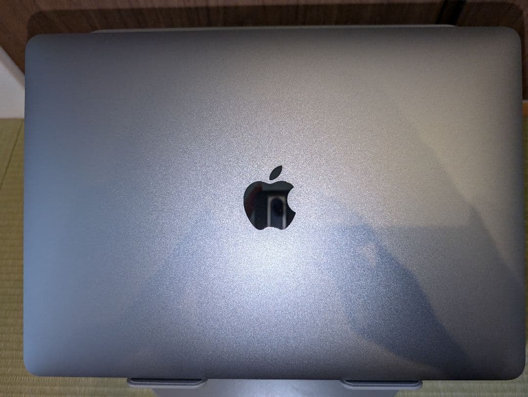 美品Apple MacBook Air M1　ケース付き