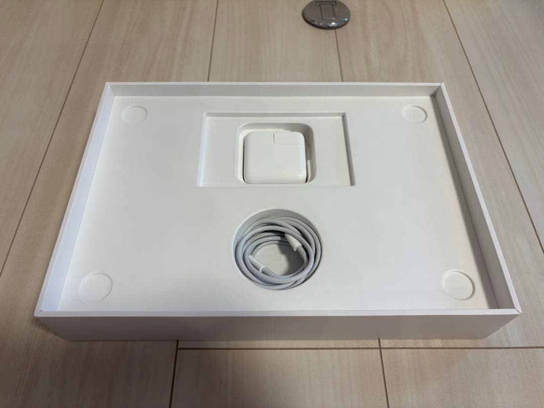 Jun　Apple MacBook Air 13インチ