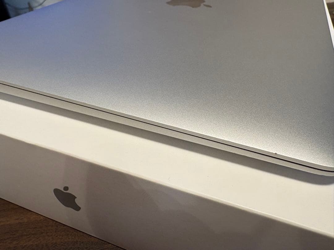 Jun　Apple MacBook Air 13インチ