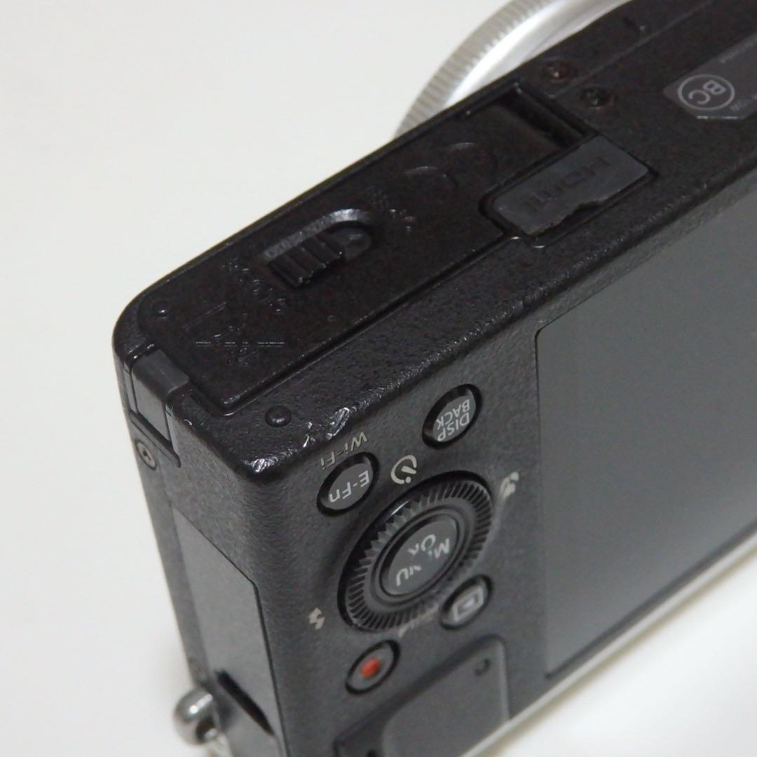 動作確認済　Fujifilm XQ2 シルバー　フジフイルム