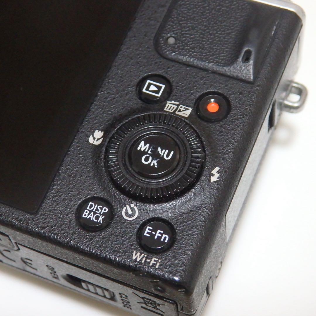 動作確認済　Fujifilm XQ2 シルバー　フジフイルム