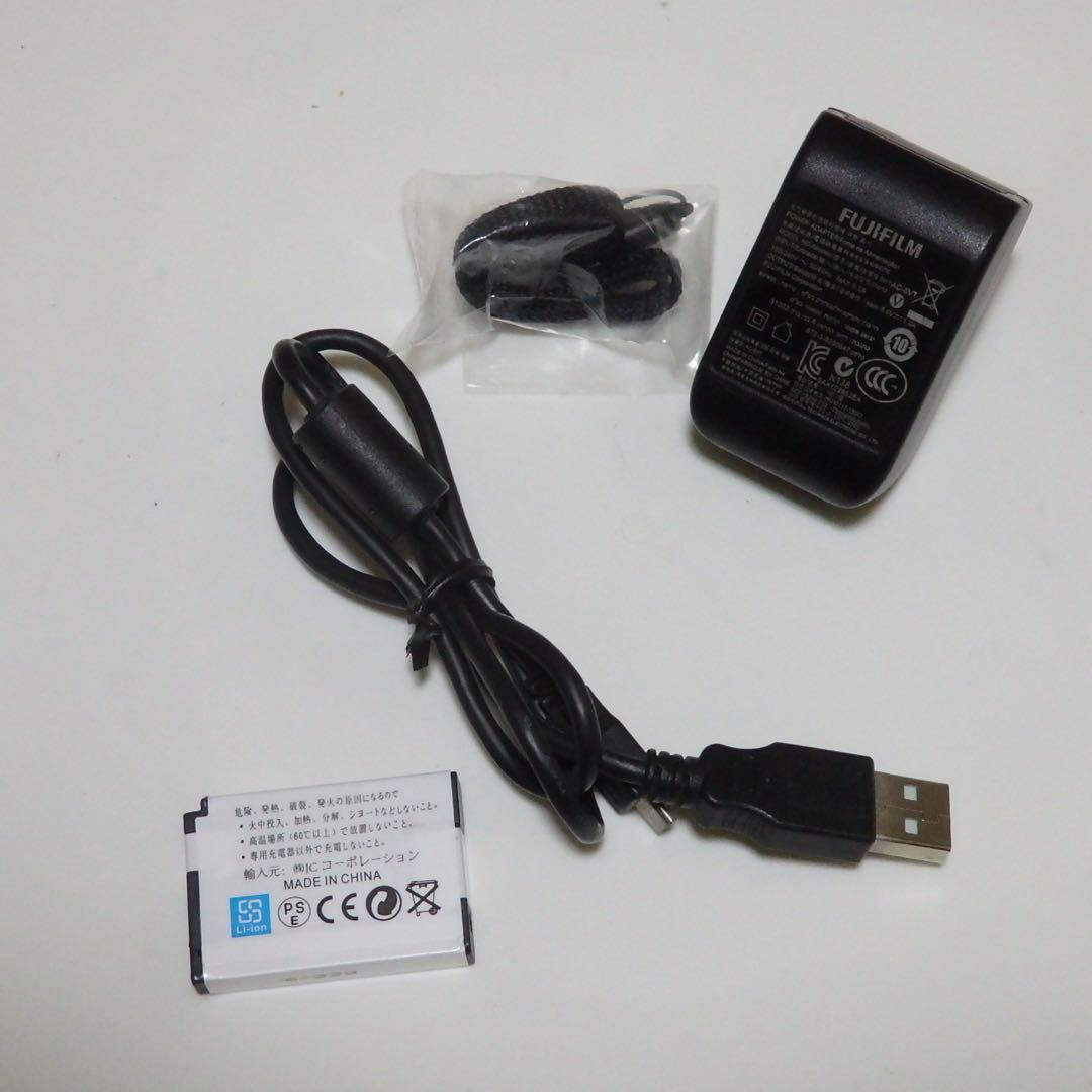 動作確認済　Fujifilm XQ2 シルバー　フジフイルム