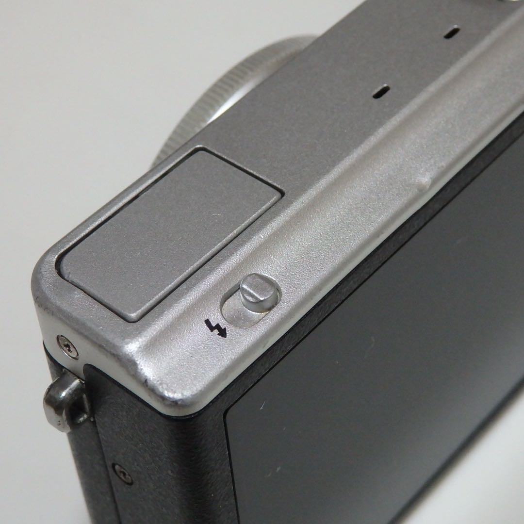 動作確認済　Fujifilm XQ2 シルバー　フジフイルム