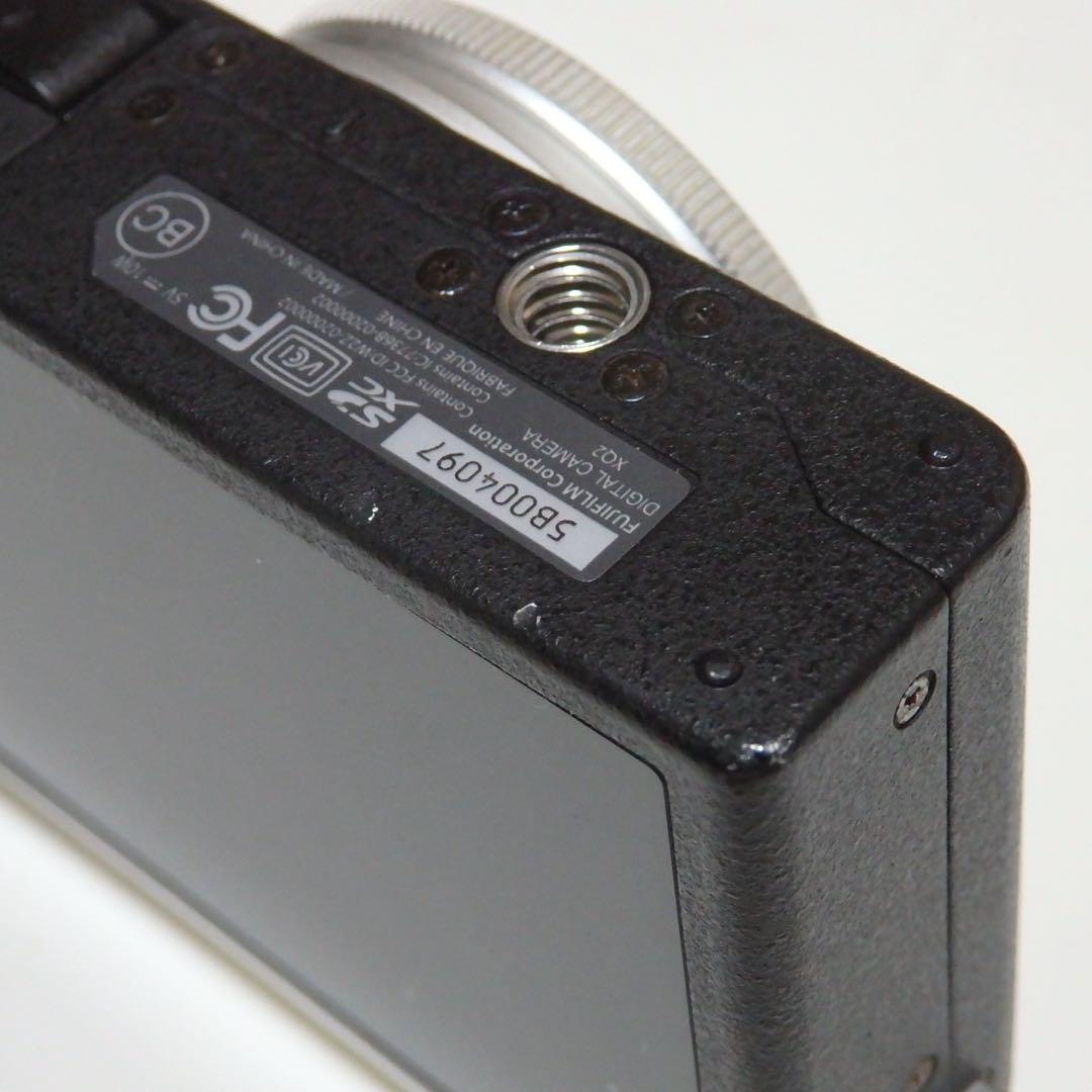 動作確認済　Fujifilm XQ2 シルバー　フジフイルム