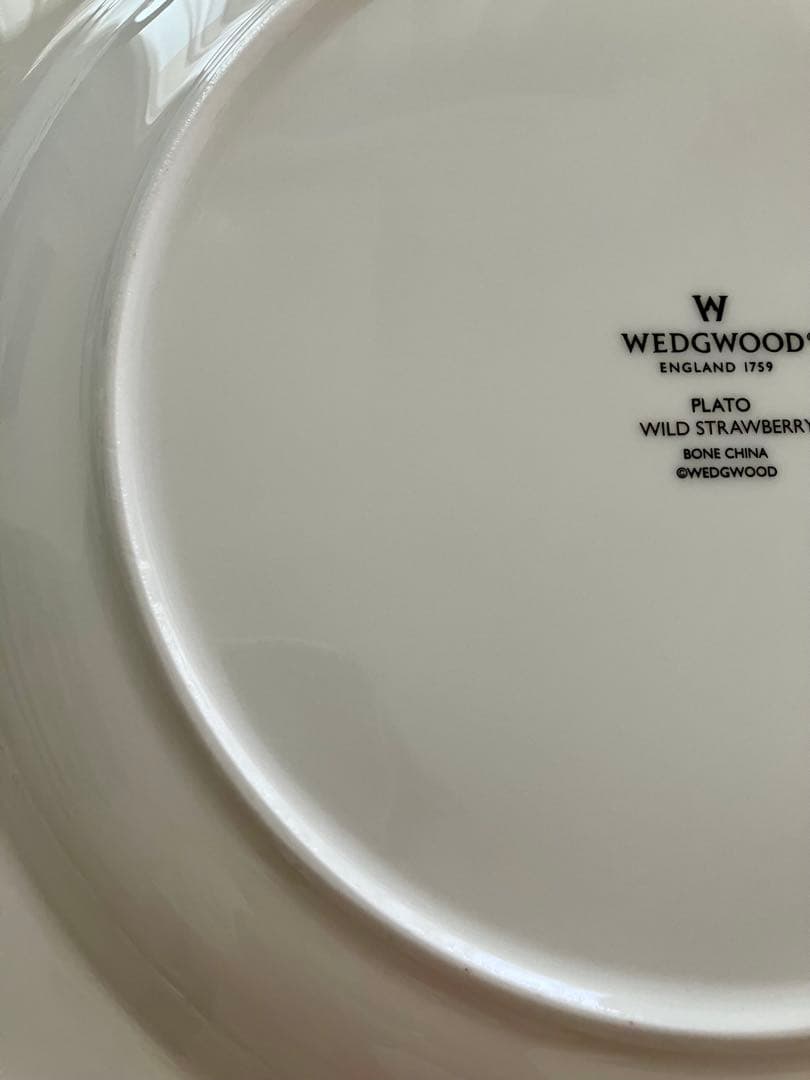 【SALE】廃盤 ウェッジウッド ワイルドストロベリー スクエア プレート