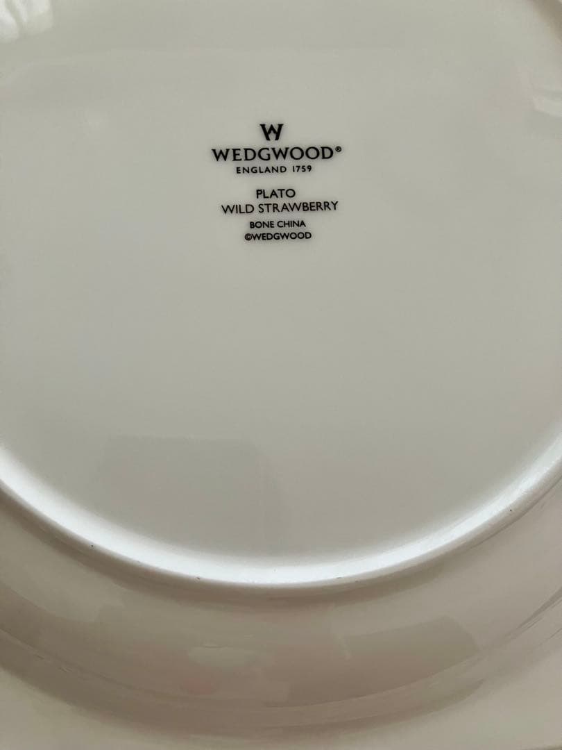 【SALE】廃盤 ウェッジウッド ワイルドストロベリー スクエア プレート