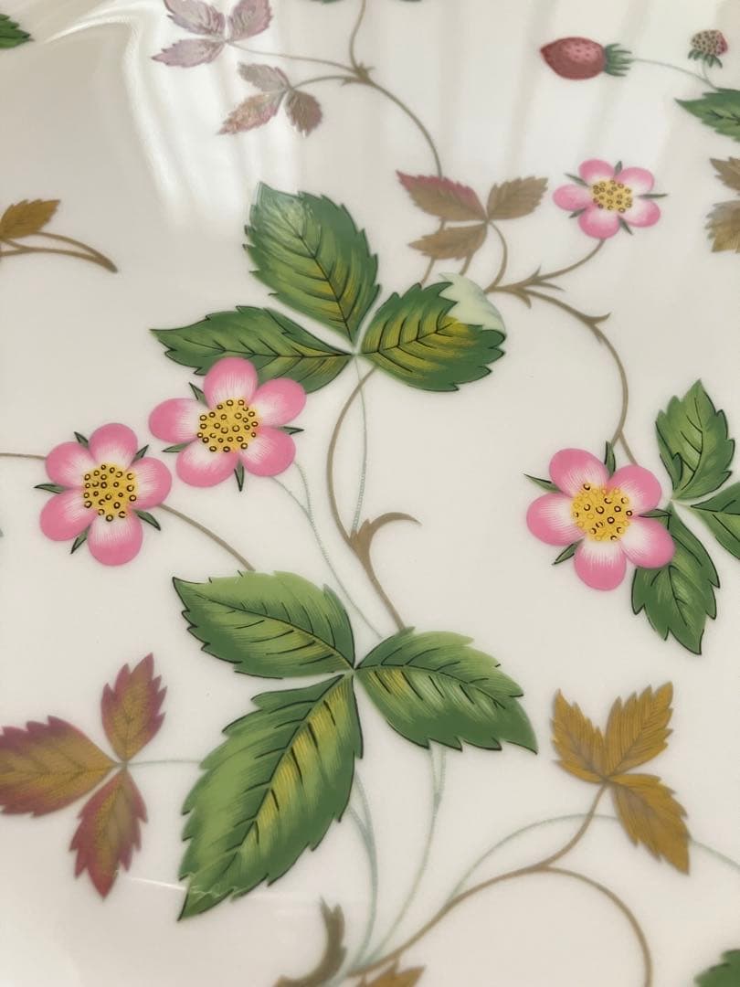 【SALE】廃盤 ウェッジウッド ワイルドストロベリー スクエア プレート