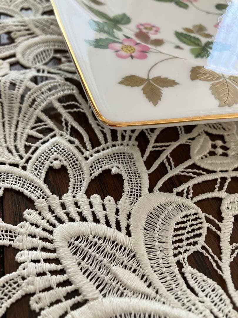 【SALE】廃盤 ウェッジウッド ワイルドストロベリー スクエア プレート