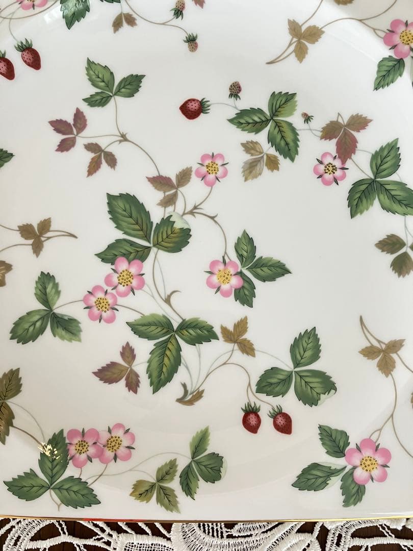 【SALE】廃盤 ウェッジウッド ワイルドストロベリー スクエア プレート