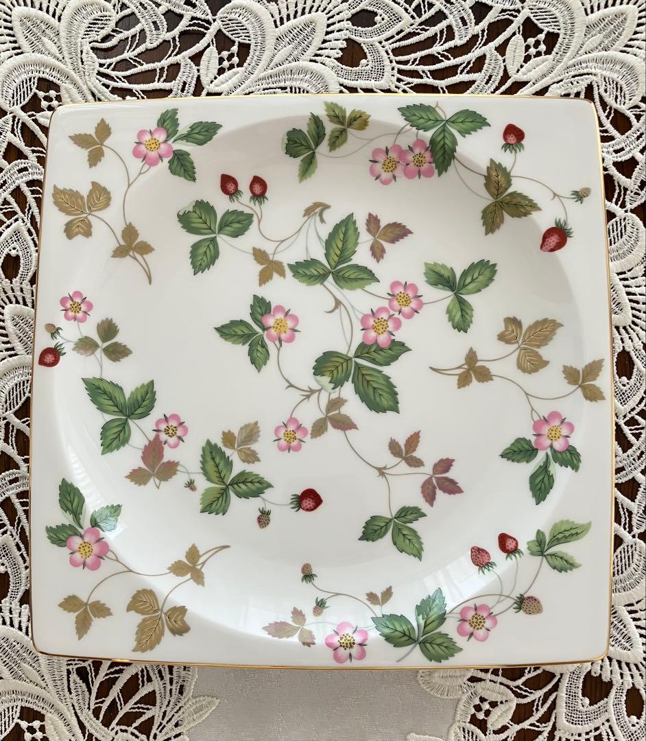 【SALE】廃盤 ウェッジウッド ワイルドストロベリー スクエア プレート