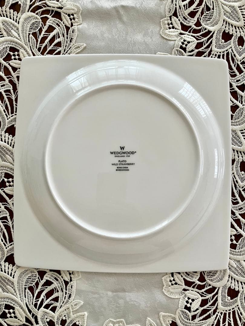 【SALE】廃盤 ウェッジウッド ワイルドストロベリー スクエア プレート