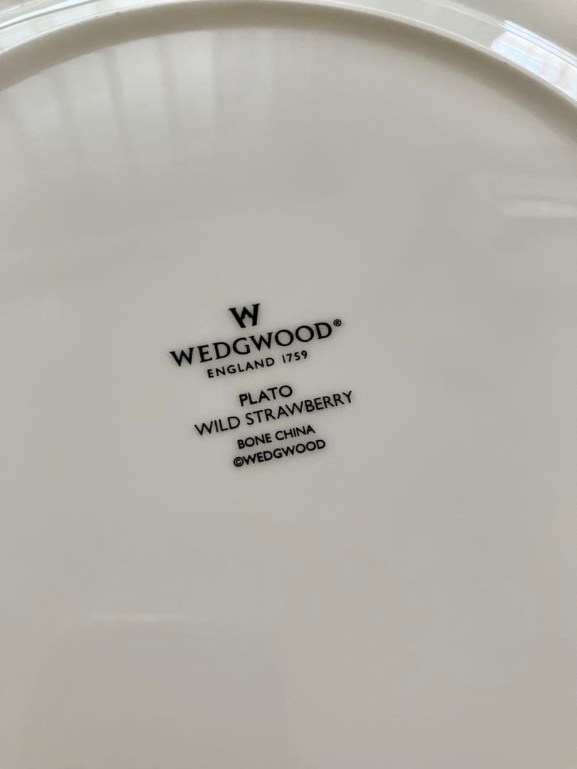 【SALE】廃盤 ウェッジウッド ワイルドストロベリー スクエア プレート