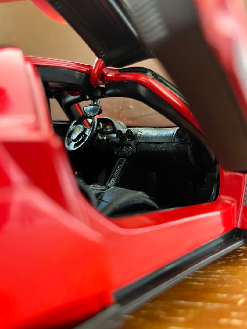 エンツォフェラーリ1/18ホットウィール