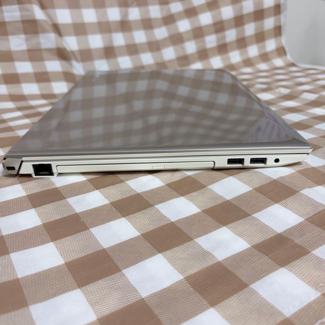 dynabook　T75/DG　i７-7500U　メモリ８GB　HDD１TB　箱