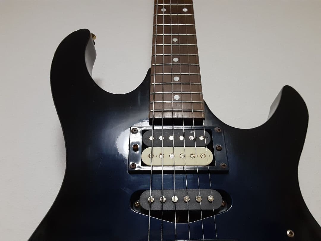 メルカリ便　anboy アンボイ　エレキギター　弦新品　ソフトケース付き