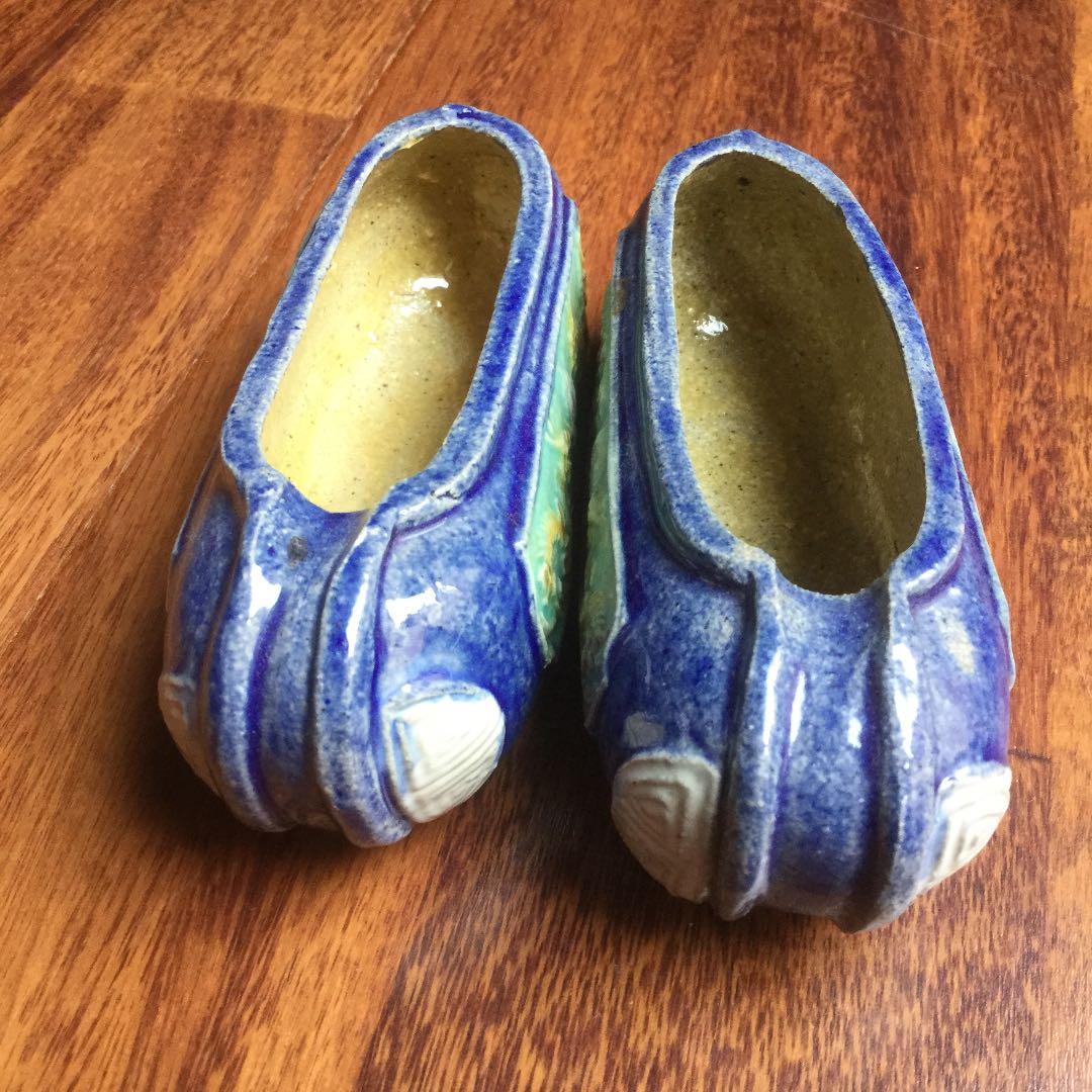 中国の古い靴の置物