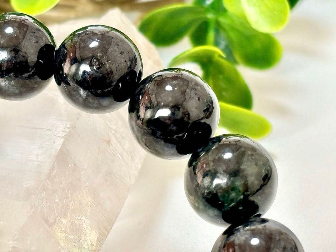 夢幻品質　超秘蔵放出　太古から甦りし神の守護石　幻の糸魚川龍神黒翡翠の大珠ブレス