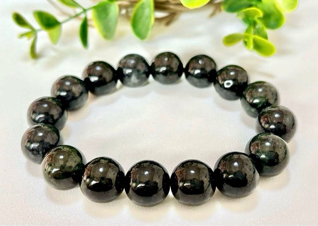 夢幻品質　超秘蔵放出　太古から甦りし神の守護石　幻の糸魚川龍神黒翡翠の大珠ブレス