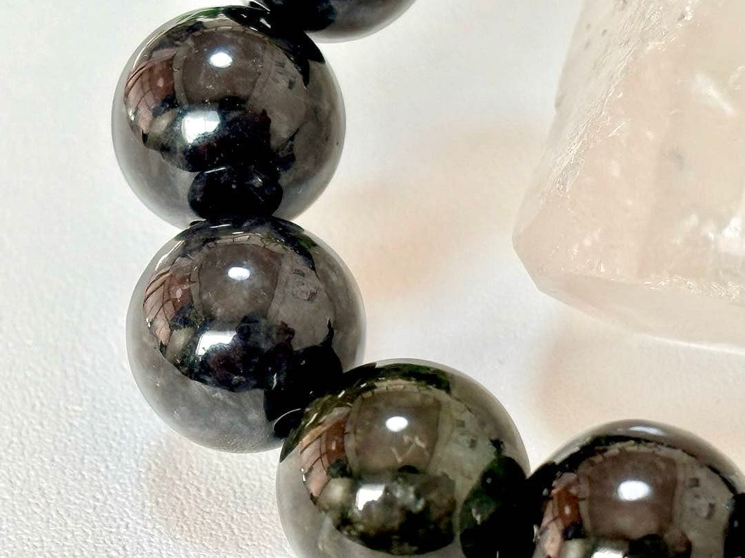 夢幻品質　超秘蔵放出　太古から甦りし神の守護石　幻の糸魚川龍神黒翡翠の大珠ブレス