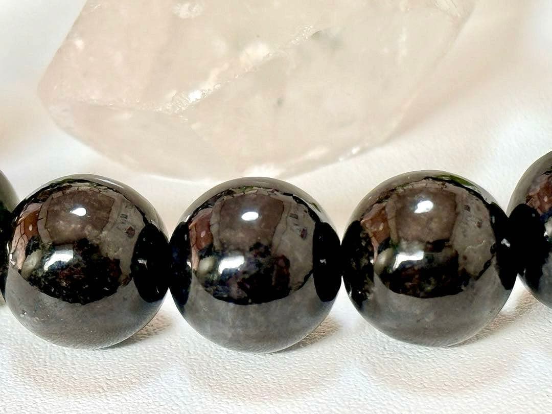 夢幻品質　超秘蔵放出　太古から甦りし神の守護石　幻の糸魚川龍神黒翡翠の大珠ブレス